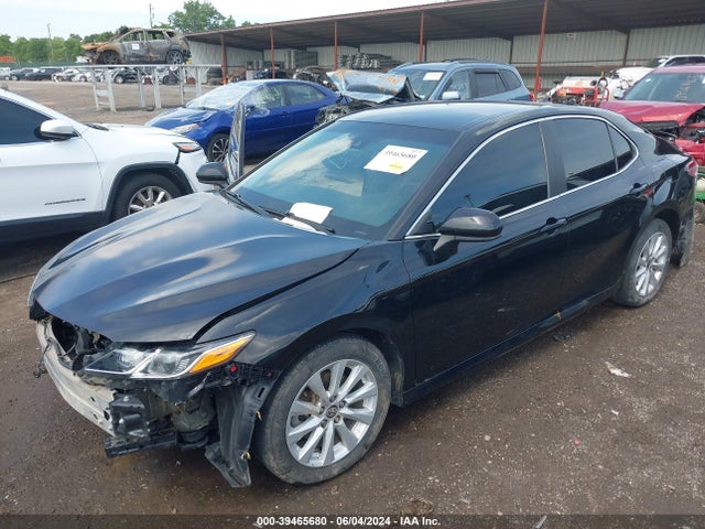 Toyota CAMRY LE 2020 4T1C11AK5LU366626 Image 2