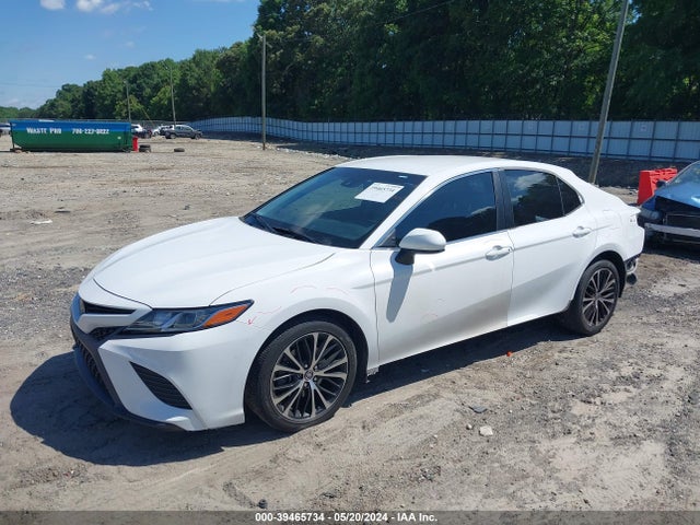 Toyota CAMRY SE 2018 4T1B11HK4JU139653 Image 2