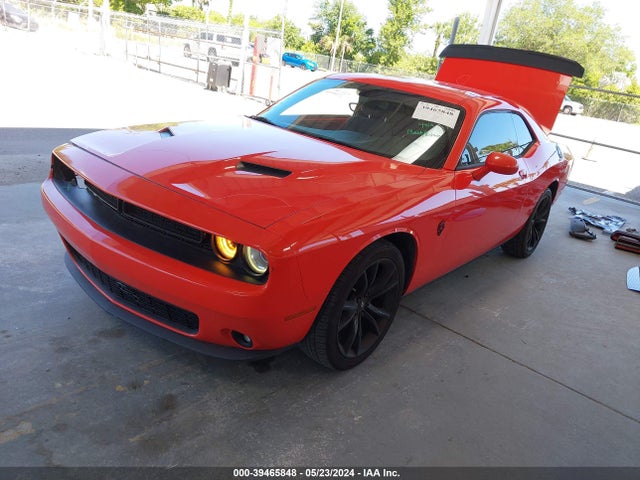 Dodge Challenger Sxt 2018 2C3CDZAG7JH339132 Image 2