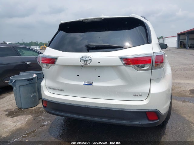 Toyota Highlander Xle V6 2015 5TDKKRFH4FS102864 Image 16