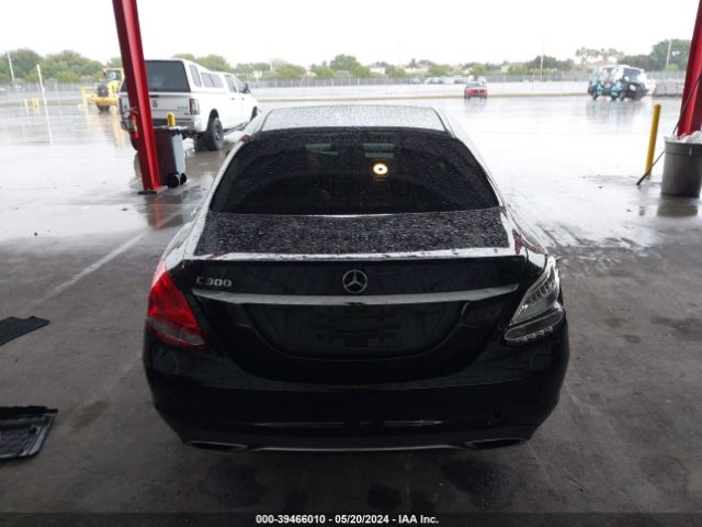 55SWF4JB0HU200579 Mercedes-Benz C 300 Luxury/sport