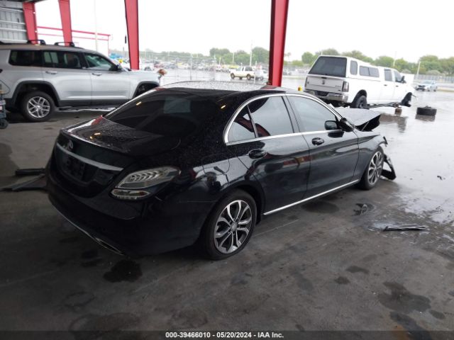 55SWF4JB0HU200579 Mercedes-Benz C 300 Luxury/sport