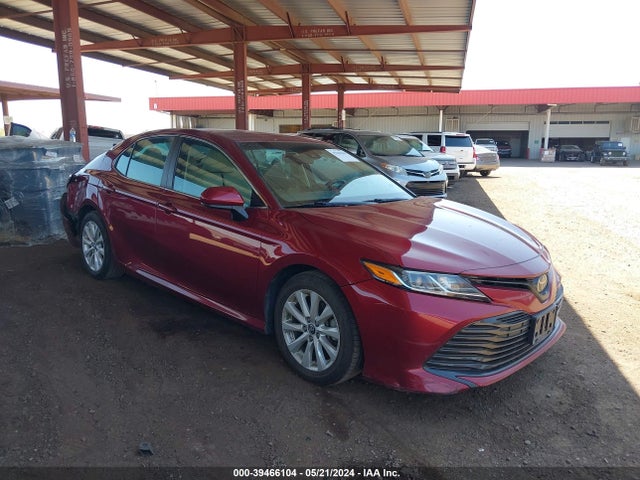 Toyota CAMRY LE 2018 4T1B11HK2JU537962 main image