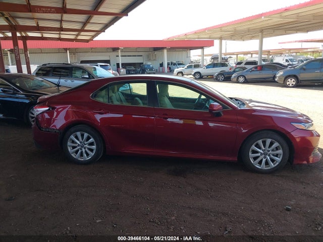 Toyota CAMRY LE 2018 4T1B11HK2JU537962 Image 13