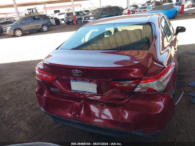 Toyota CAMRY LE 2018 4T1B11HK2JU537962 Image 16