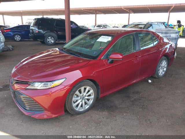 Toyota CAMRY LE 2018 4T1B11HK2JU537962 Image 2