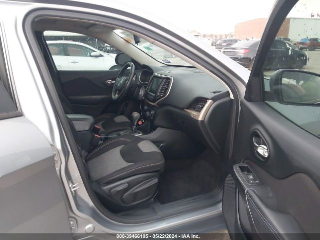 1C4PJLCS2EW313792 Jeep Cherokee Altitude
