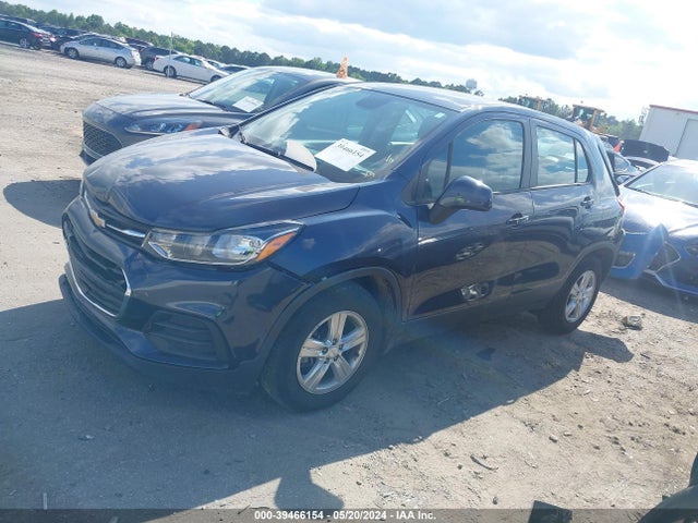 Chevrolet TRAX LS 2019 3GNCJKSB0KL190982 Image 2