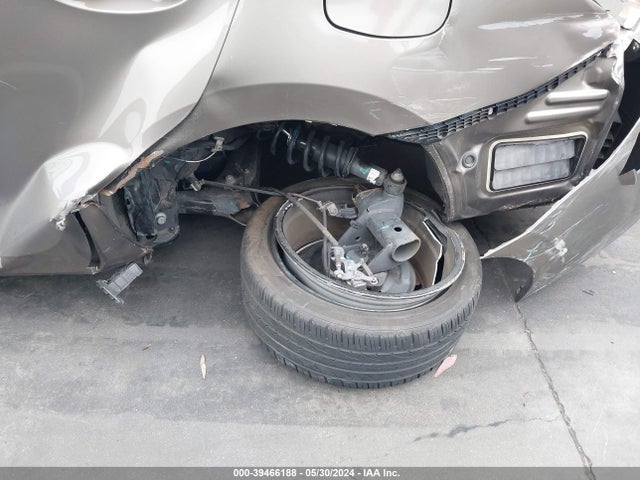 Toyota COROLLA SE 2019 5YFBURHE7KP918001 Image 18