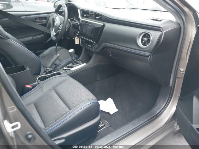 Toyota COROLLA SE 2019 5YFBURHE7KP918001 Image 5