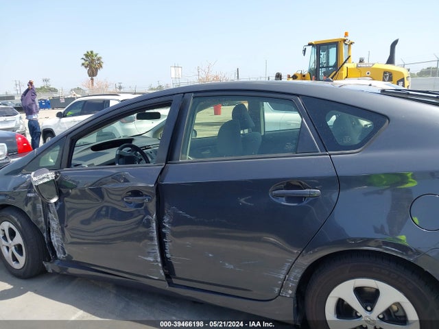 Toyota Prius Two 2015 JTDKN3DU1F0425356 Image 14