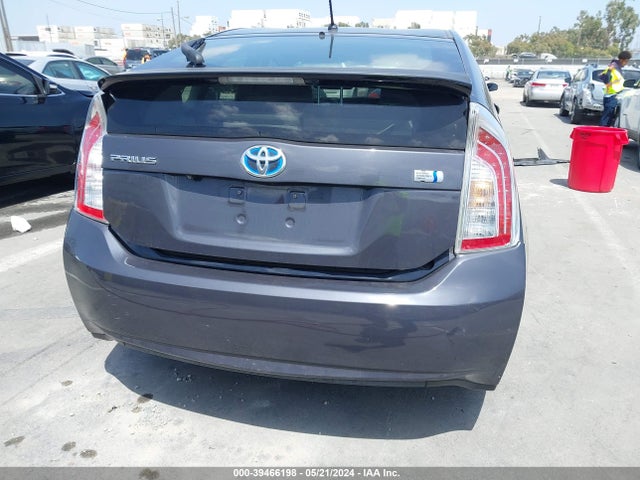 Toyota Prius Two 2015 JTDKN3DU1F0425356 Image 16