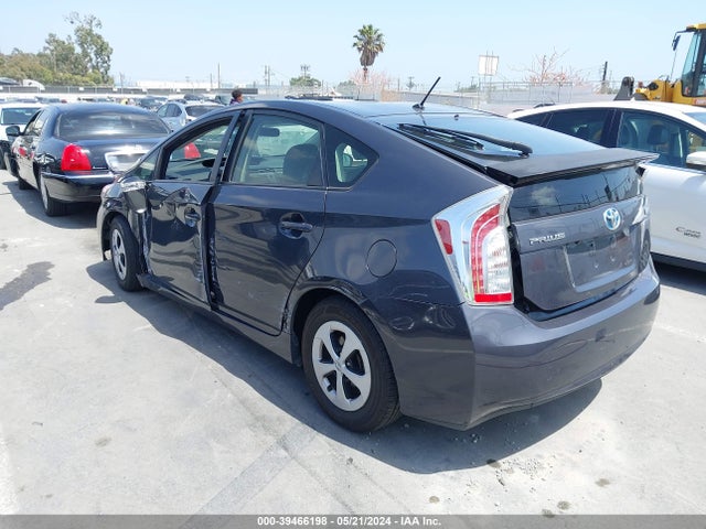 Toyota Prius Two 2015 JTDKN3DU1F0425356 Image 3