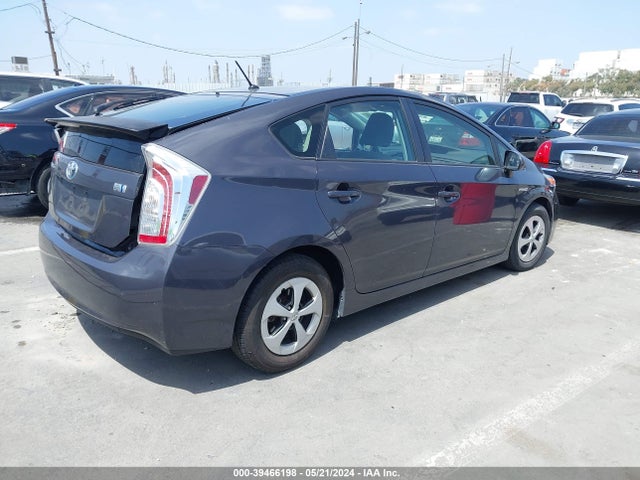 Toyota Prius Two 2015 JTDKN3DU1F0425356 Image 4