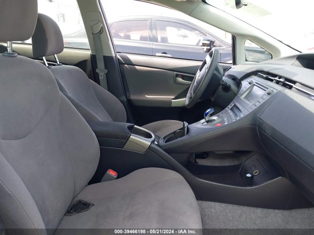 Toyota Prius Two 2015 JTDKN3DU1F0425356 Image 5