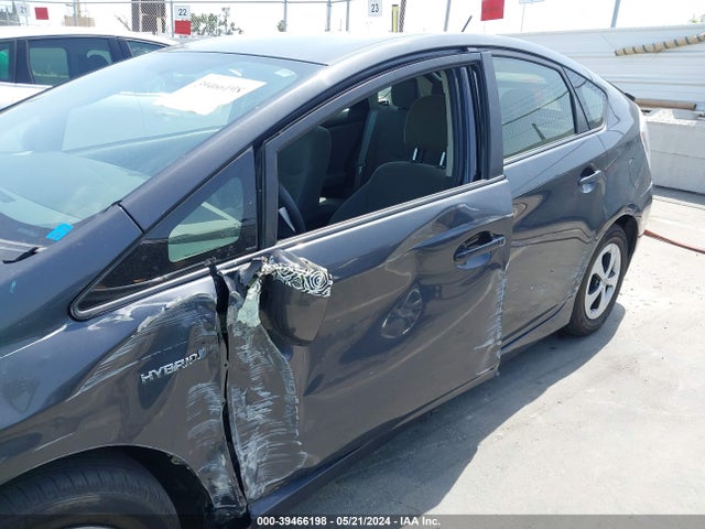 Toyota Prius Two 2015 JTDKN3DU1F0425356 Image 6