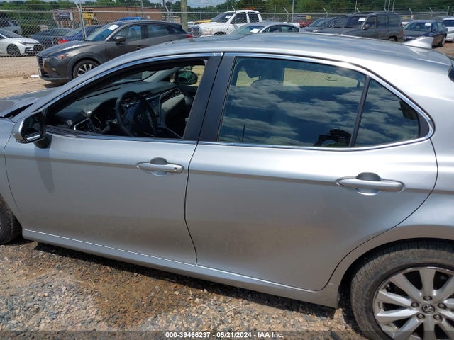 Toyota CAMRY LE 2018 JTNB11HK0J3027406 Image 14