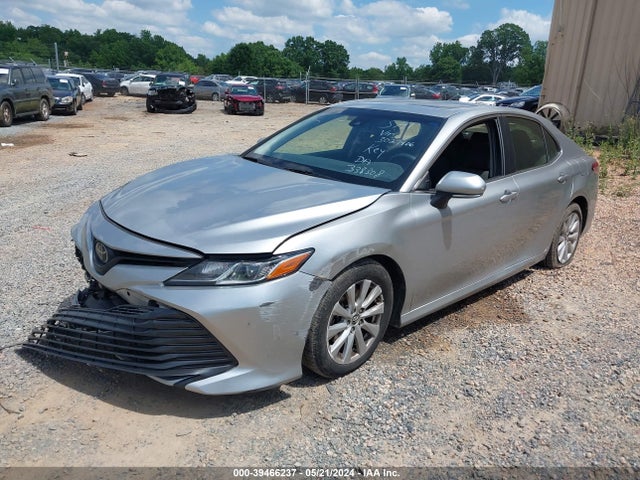 Toyota CAMRY LE 2018 JTNB11HK0J3027406 Image 2
