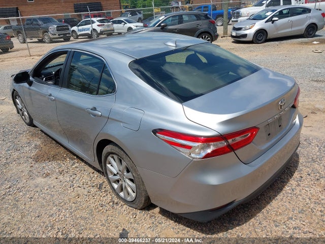 Toyota CAMRY LE 2018 JTNB11HK0J3027406 Image 3