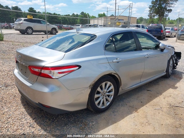 Toyota CAMRY LE 2018 JTNB11HK0J3027406 Image 4