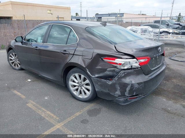 Toyota CAMRY LE 2020 4T1C11AK7LU337368 Image 3