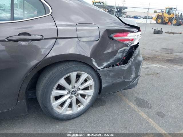 Toyota CAMRY LE 2020 4T1C11AK7LU337368 Image 6