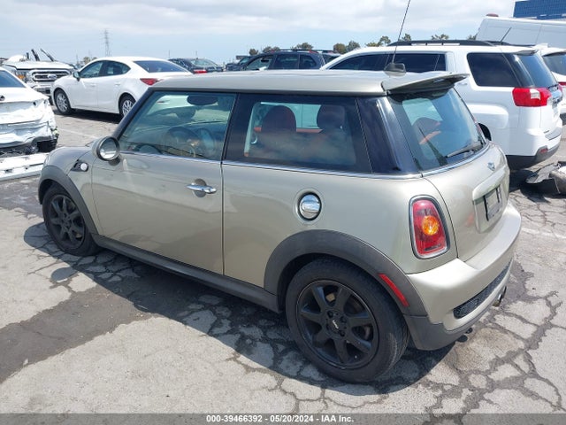 2009 MINI COOPER S WMWMF73579TW84442 Photo 2