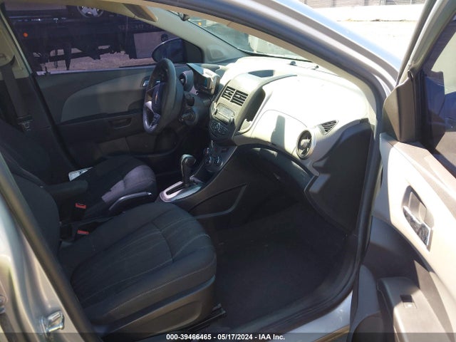 Chevrolet Sonic Lt Auto 2015 1G1JC5SG3F4211044 Image 5