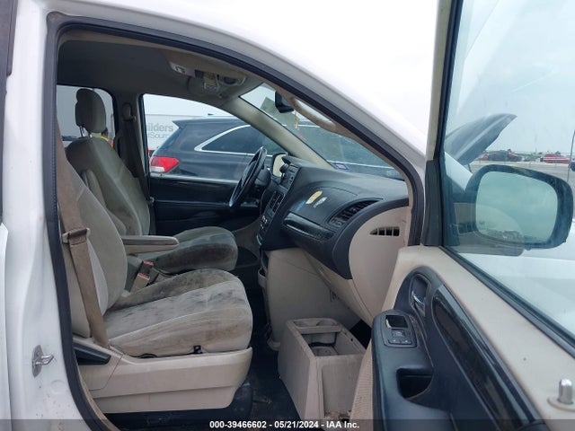 2C4RDGBG3GR139117 Dodge Grand Caravan Se