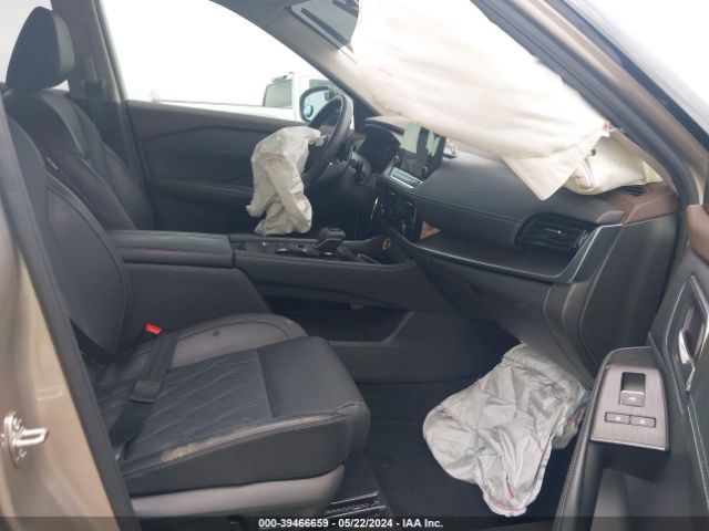 JN8BT3DC0PW103159 Nissan Rogue Platinum Fwd