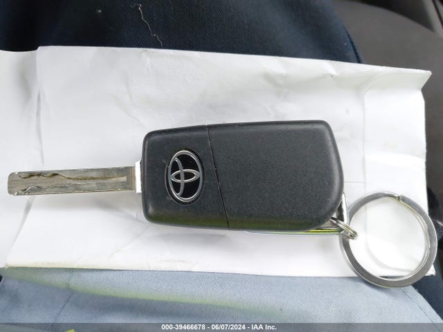 Toyota RAV4 LE 2019 JTMH1RFVXKD509645 Image 11