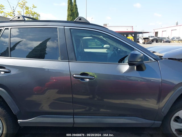 Toyota RAV4 LE 2019 JTMH1RFVXKD509645 Image 13