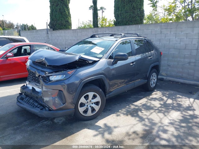 Toyota RAV4 LE 2019 JTMH1RFVXKD509645 Image 2
