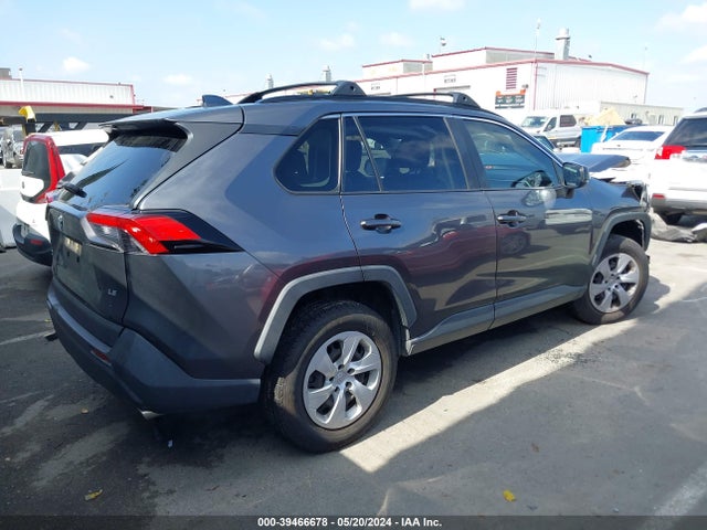 Toyota RAV4 LE 2019 JTMH1RFVXKD509645 Image 4