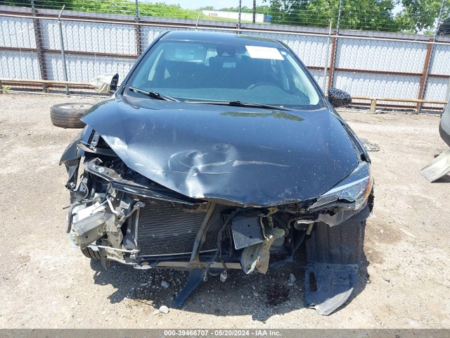 Toyota COROLLA LE 2018 5YFBURHE3JP755636 Image 13