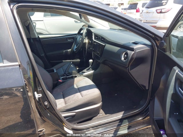 Toyota COROLLA LE 2018 5YFBURHE3JP755636 Image 5