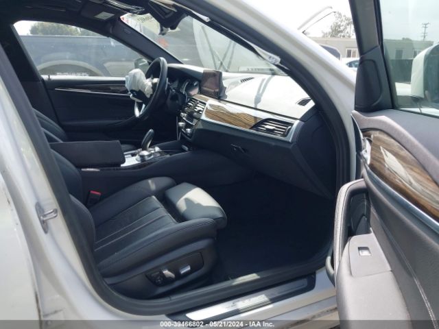WBAJE5C52KBM76992 BMW 540I