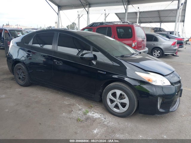 Toyota Prius Two 2014 JTDKN3DU7E1767452 main image