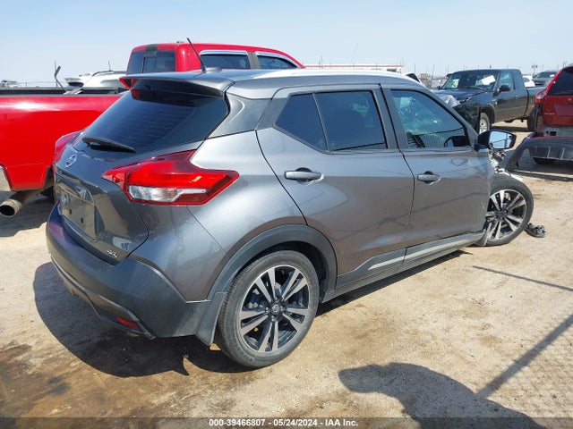 Nissan KICKS SR 2019 3N1CP5CU8KL522758 Image 4