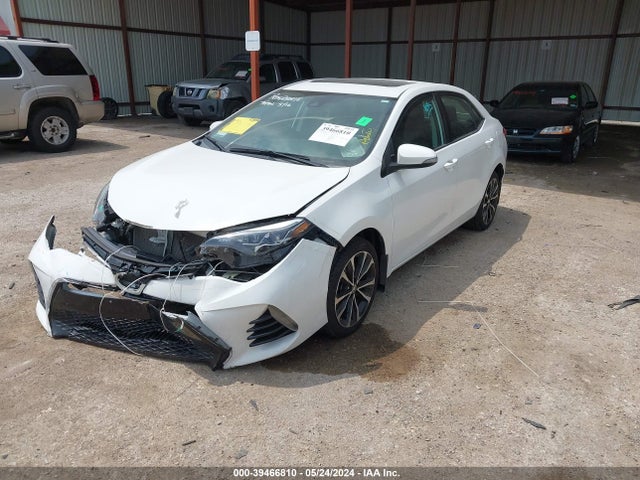 Toyota COROLLA SE 2017 5YFBURHE5HP596418 Image 2
