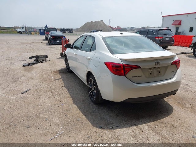 Toyota COROLLA SE 2017 5YFBURHE5HP596418 Image 3