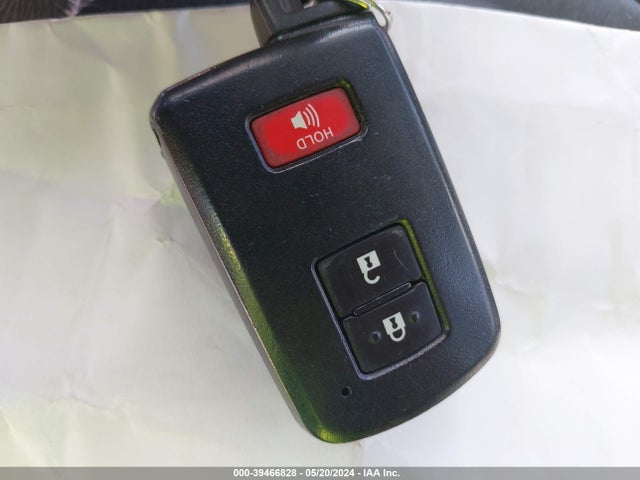 Toyota Prius C Three 2014 JTDKDTB35E1062923 Image 11