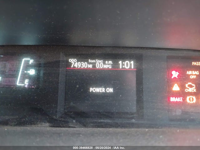 Toyota Prius C Three 2014 JTDKDTB35E1062923 Image 7