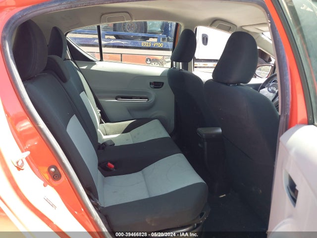 Toyota Prius C Three 2014 JTDKDTB35E1062923 Image 8