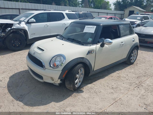 2009 MINI COOPER S WMWMF73519TW87109 Photo 1