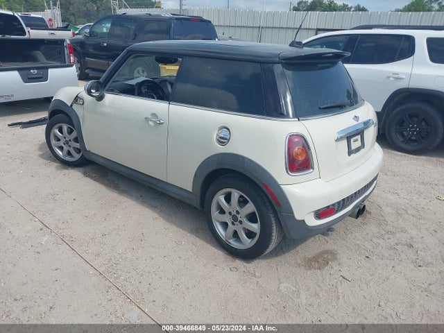 2009 MINI COOPER S WMWMF73519TW87109 Photo 2