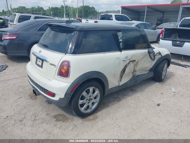 2009 MINI COOPER S WMWMF73519TW87109 Photo 3