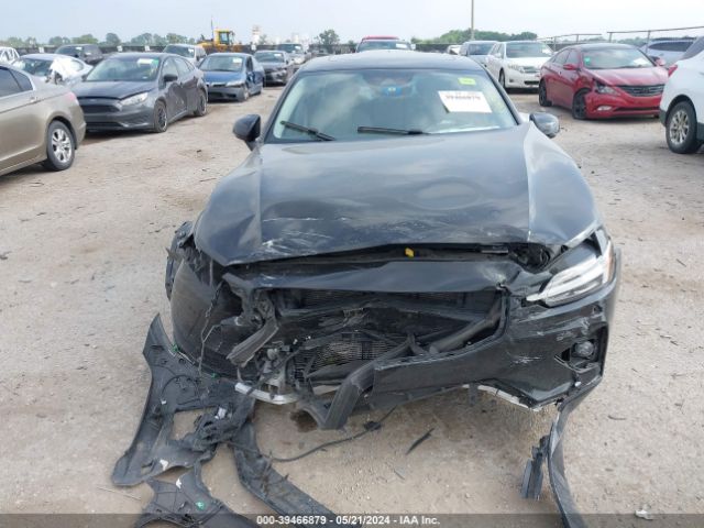 7JRL12FZ3NG172244 Volvo S60 B5 Momentum