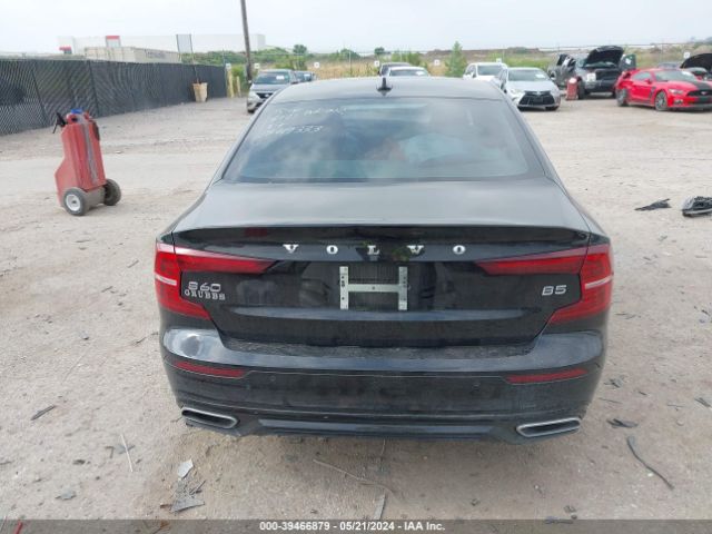 7JRL12FZ3NG172244 Volvo S60 B5 Momentum