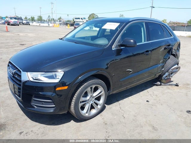 WA1JCCFS2HR011914 Audi Q3 2.0t Premium